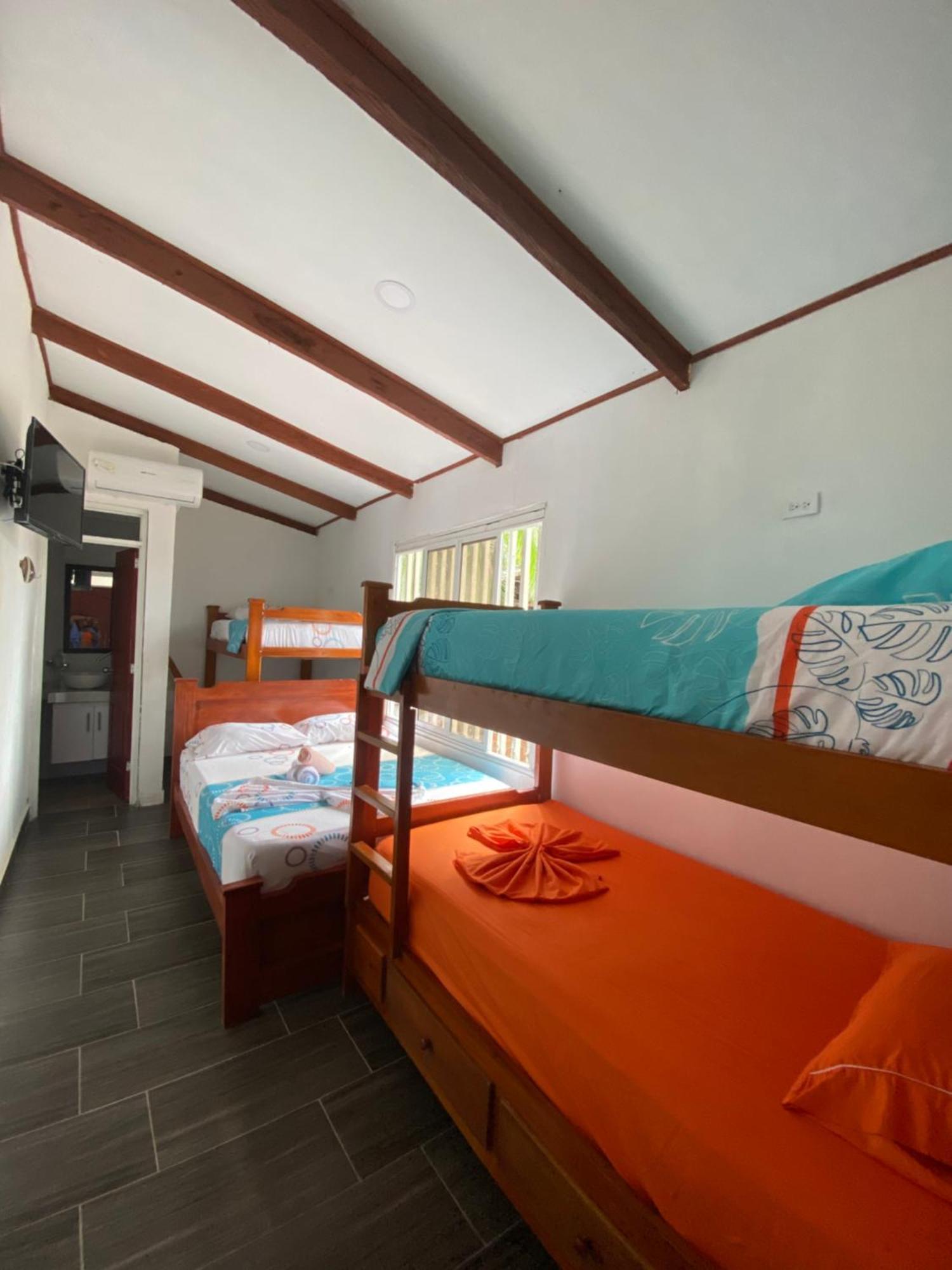 Acuarios Hostal Playa Ladrilleros Dış mekan fotoğraf