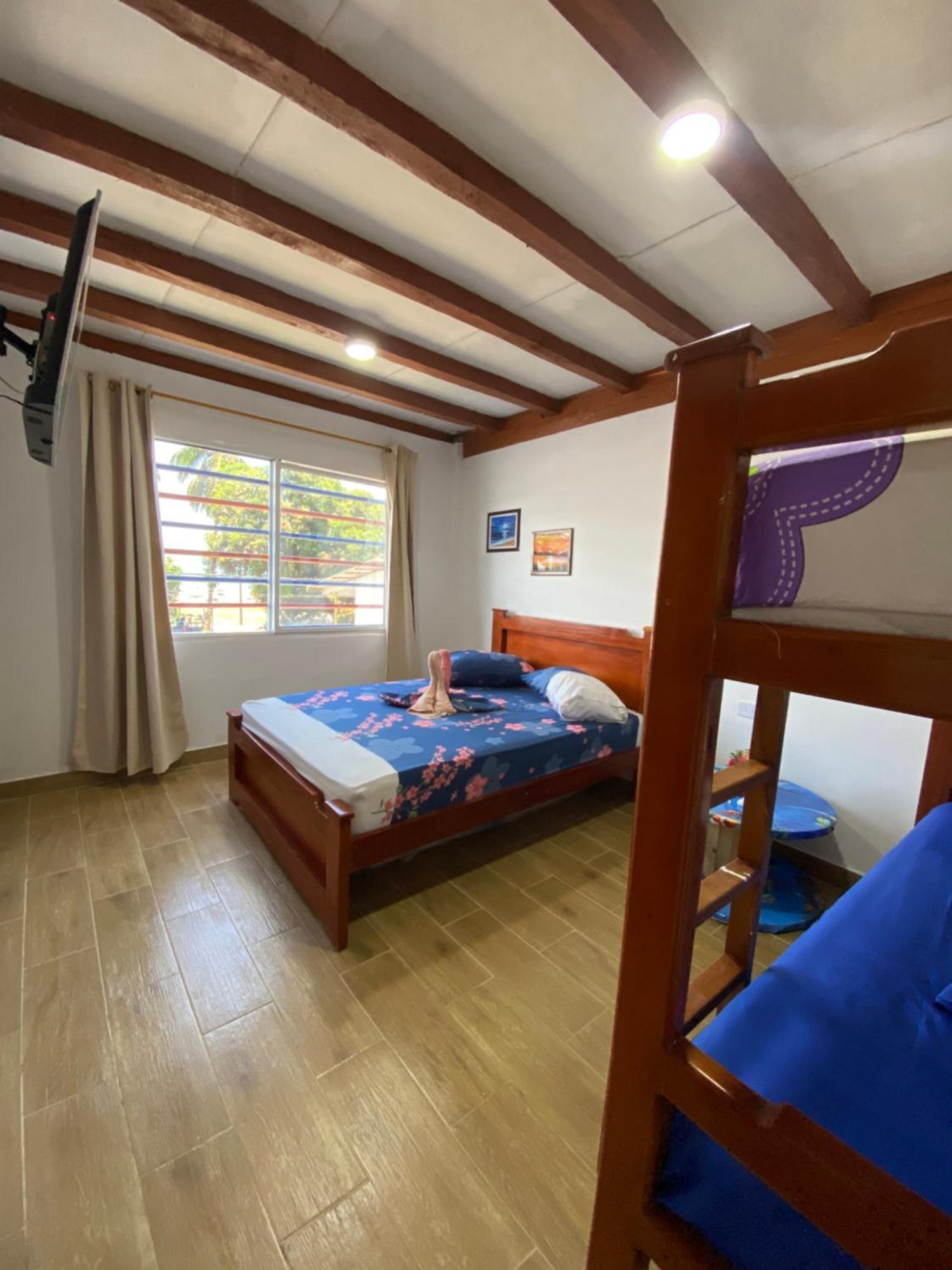 Acuarios Hostal Playa Ladrilleros Dış mekan fotoğraf